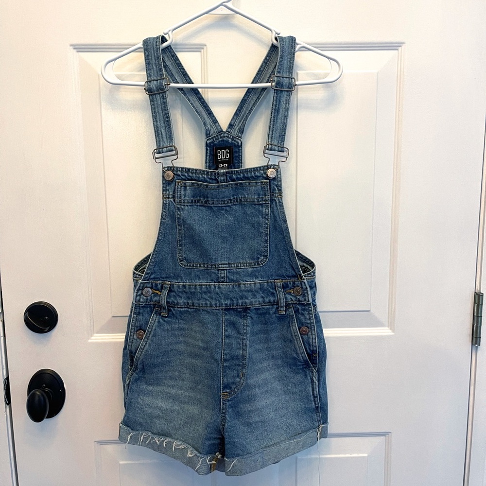 BDG Lelia Denim Overall Shorts - Urban Outfitters